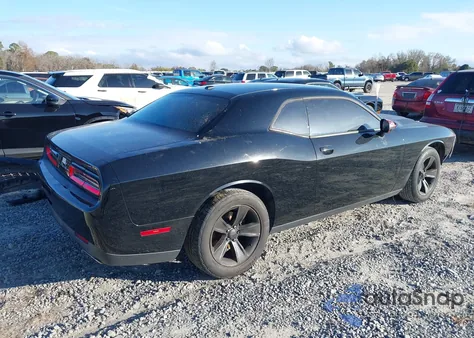 2016 Dodge Challenger Sxt z USA, uszkodzony, nr VIN 2C3CDZAG3GH124792